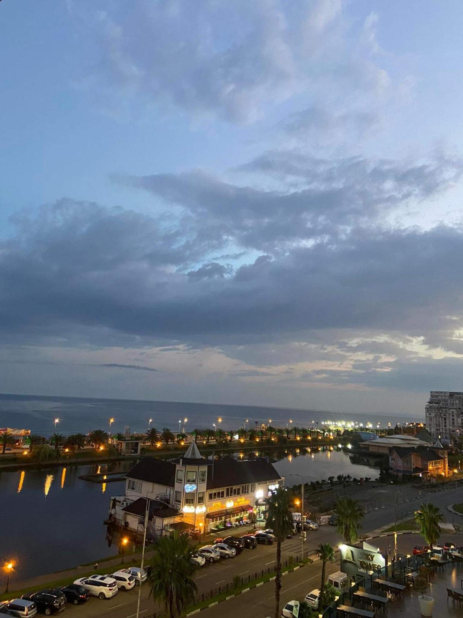 Hotel Orbi City Batumi Exterior photo